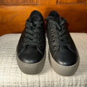 Paul Green Black Leather Bixby Fluff Faux Fur Lined Platform Sneaker